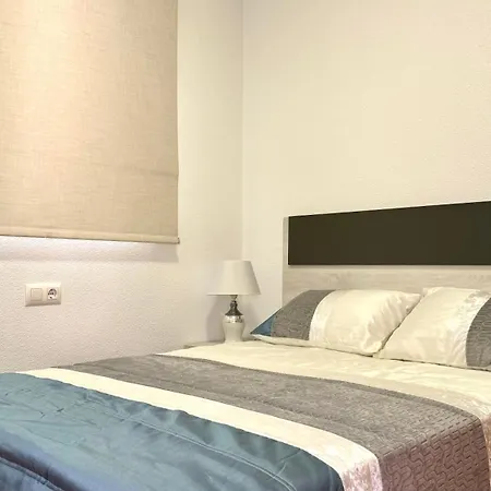 Semesterbostad Amplia Casa Independiente Cerca Del Mar Torrevieja